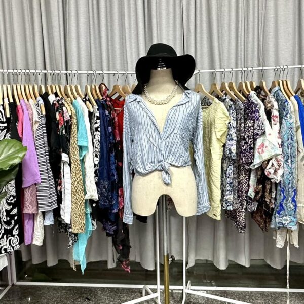 เสื้อแฟชั่นคละไซซ์ ป้ายอินทรีส้ม - Image 3